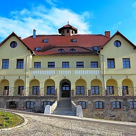Hotel Lesny Kurort W Gierczynie 3*